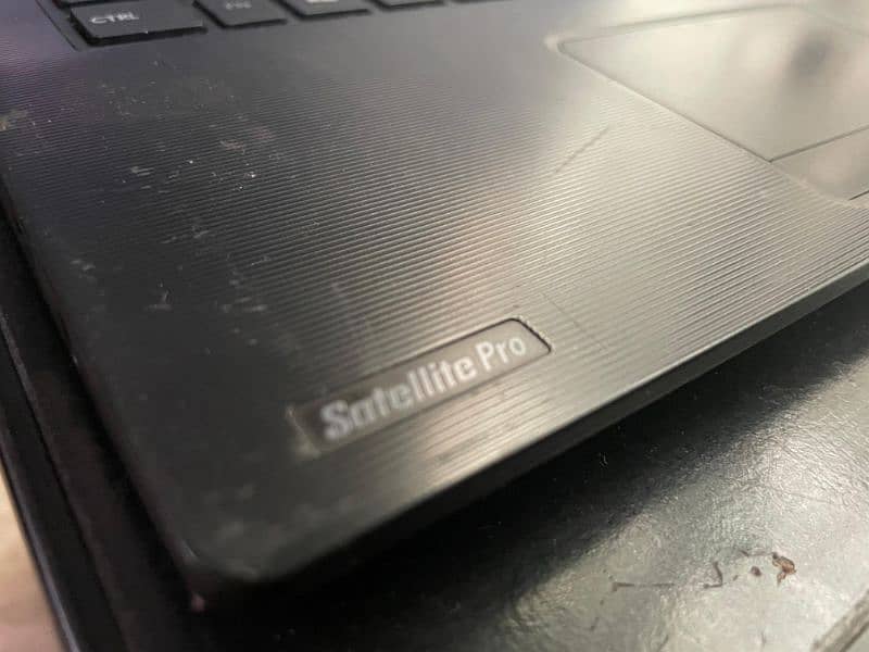 Laptop i5 4th gen Toshiba Slim 1