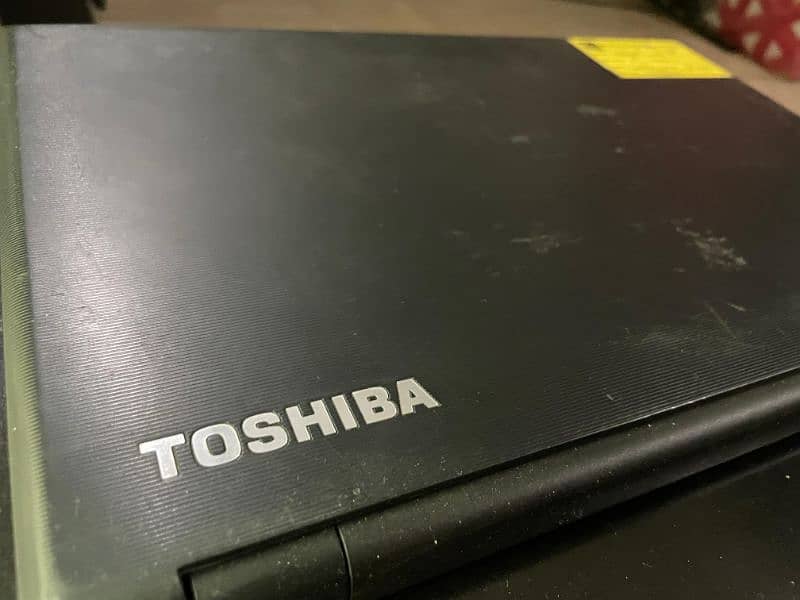 Laptop i5 4th gen Toshiba Slim 5