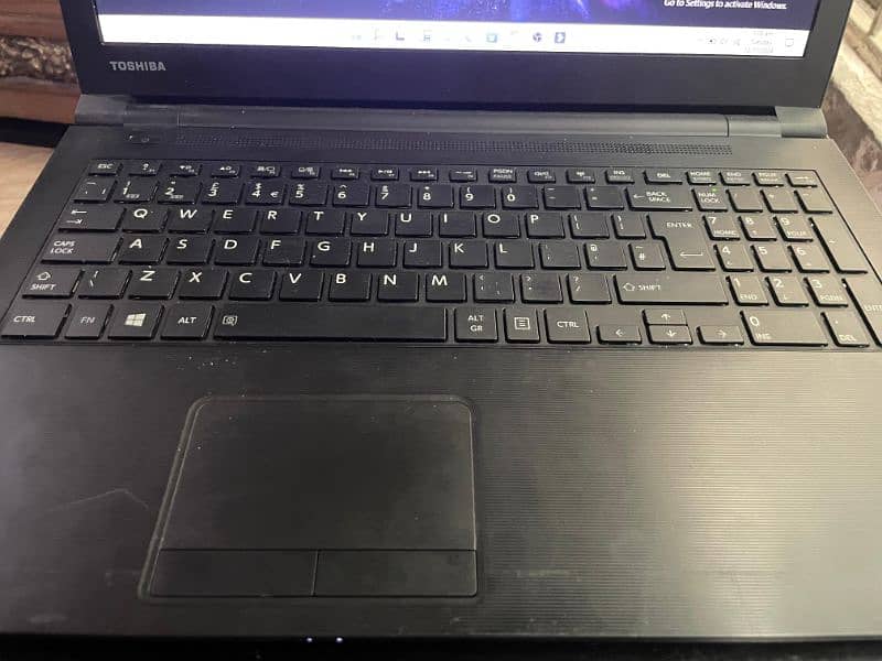 Laptop i5 4th gen Toshiba Slim 6