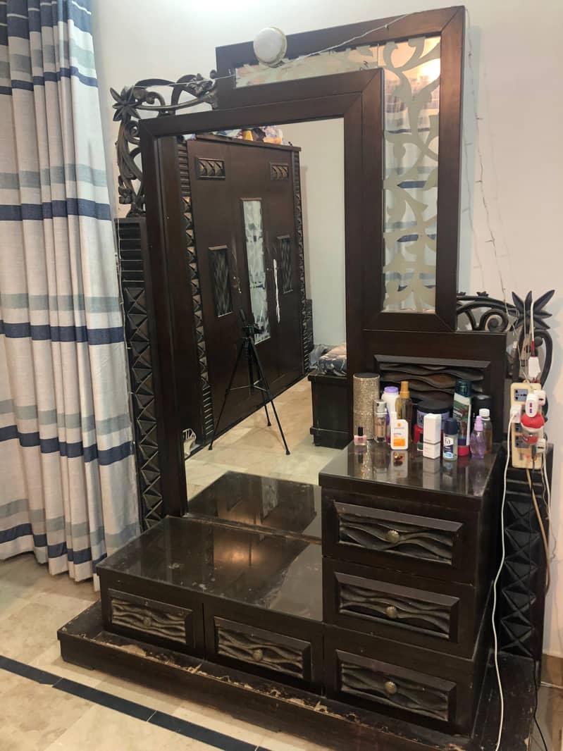 Dressing Table for Sale 0