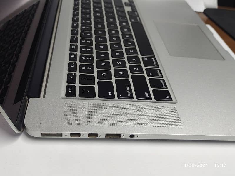 APPLE MACBOOK PRO 0