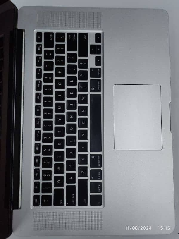 APPLE MACBOOK PRO 1