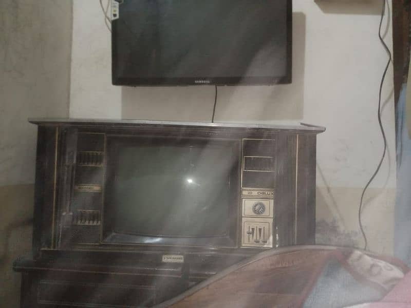 old tv 0