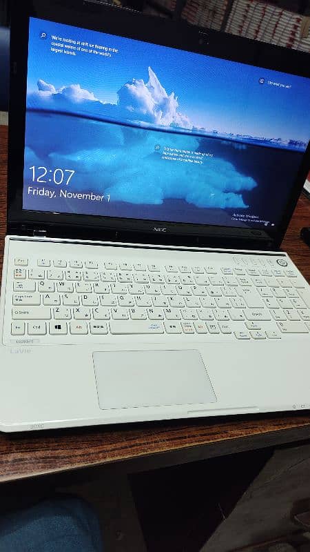 NEC japanese laptop core i 3 4grn 8gb ram ddr4 128ssd 0