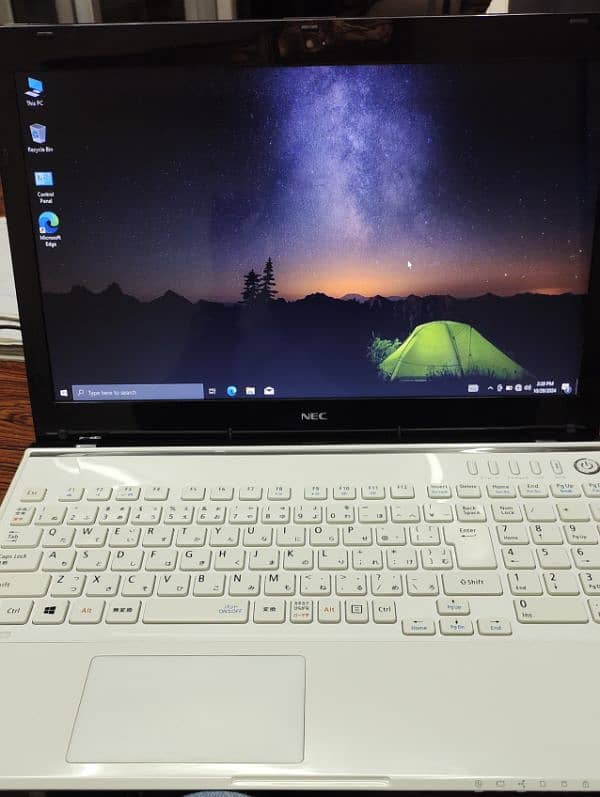 NEC japanese laptop core i 3 4grn 8gb ram ddr4 128ssd 3