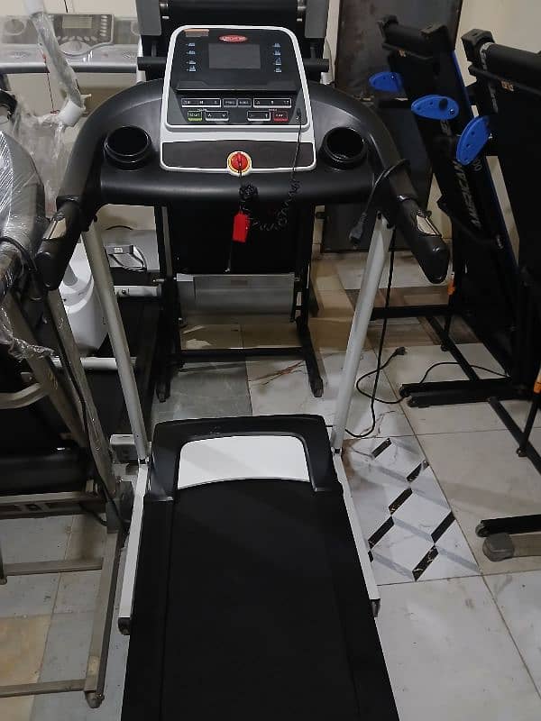 treadmils. (0309 5885468). gym cycles. spin bikes. ellapticals 2