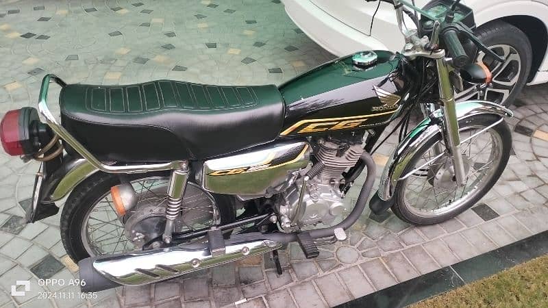 Honda 125 special edition black low mileage 13