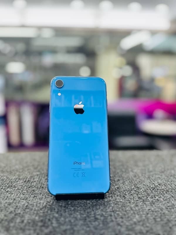 iPhone XR 64GB 6