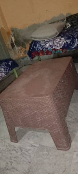 plastic table and and dessert stand for sale 0