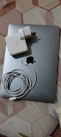 MacBook 7 Pro (13 inch US variant)