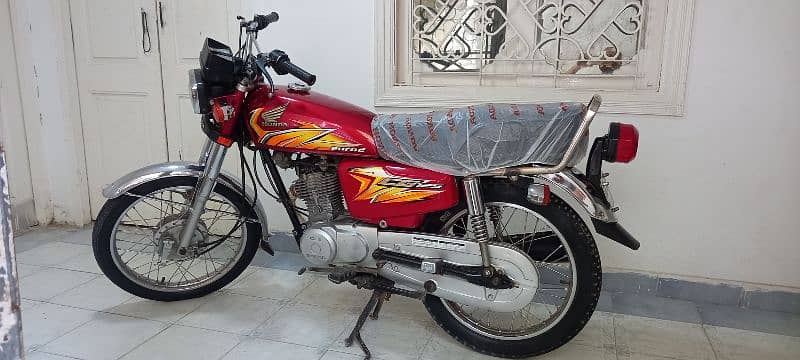 Honda 125 Karachi sealed bike 1