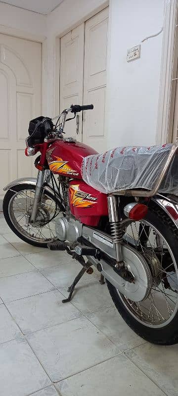 Honda 125 Karachi sealed bike 2