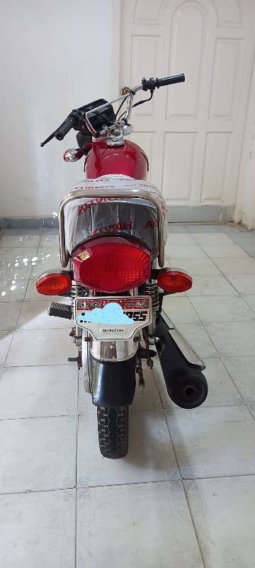 Honda 125 Karachi sealed bike 4