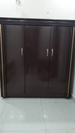 wordrobe/almari/cupboards urgent sale