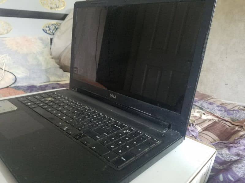 Laptop inspiron 15 (3000) series i3 CPU 15.6 HD display 0