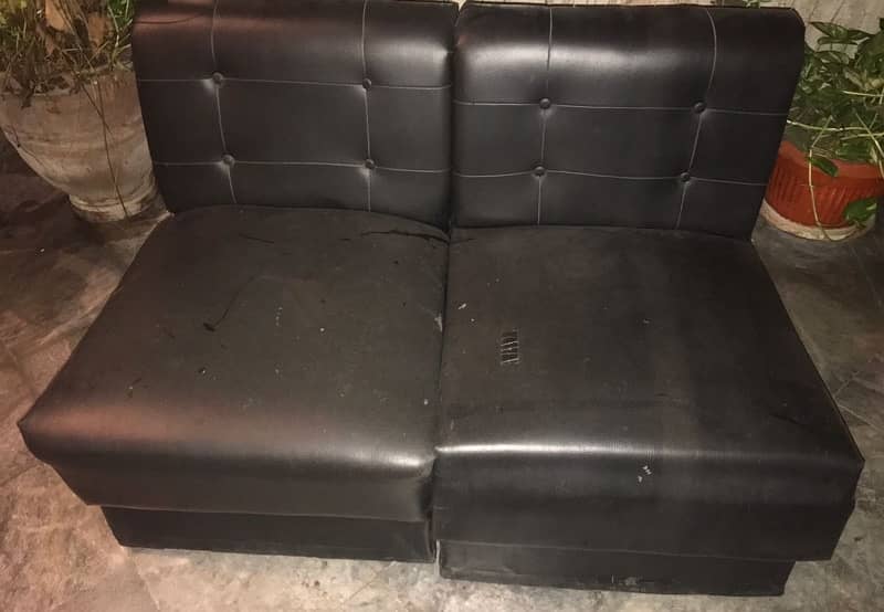 2 seat sofa 0