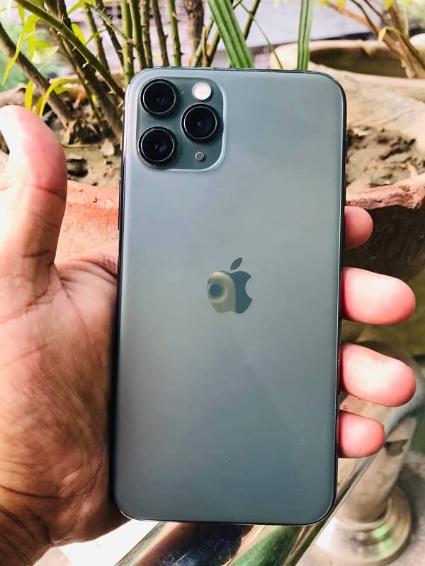 iPhone 11 Pro 4