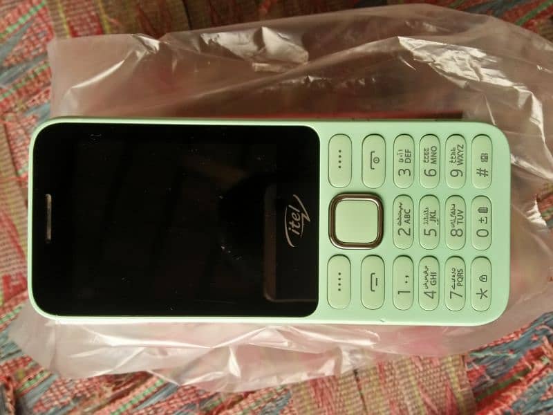 Itel 5361 Open box sath Hy with charger good condition pta approved 0