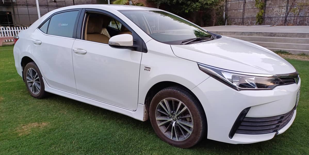 Toyota Corolla Altis 2018 1.6 Altis 4