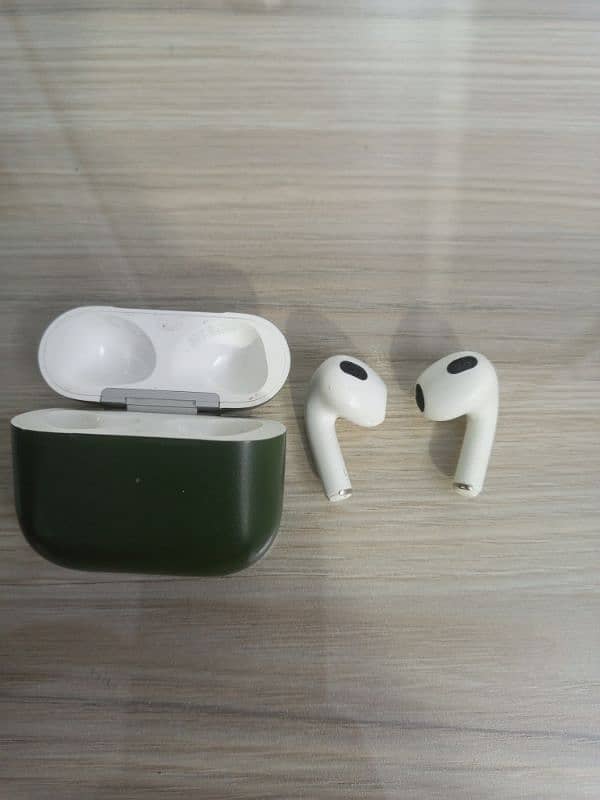 Apple Airpods 3rd generation 1