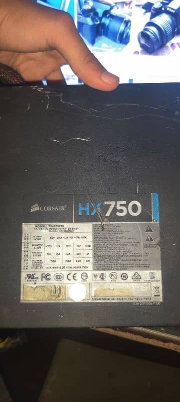 HX Series HX750 Power Supply — 750 Watt 80 PLUS Gold Certified 4