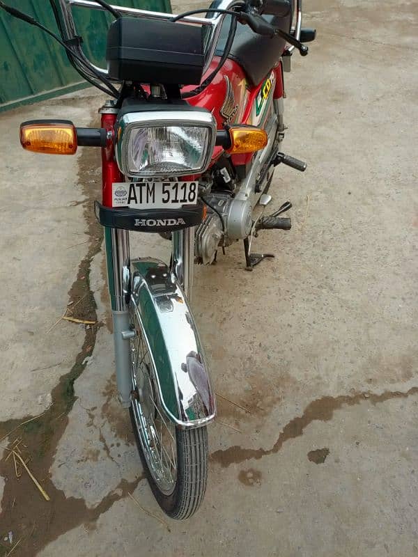 Honda 70 in reasonable price!! condition 10by 10 0