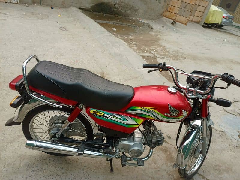 Honda 70 in reasonable price!! condition 10by 10 1