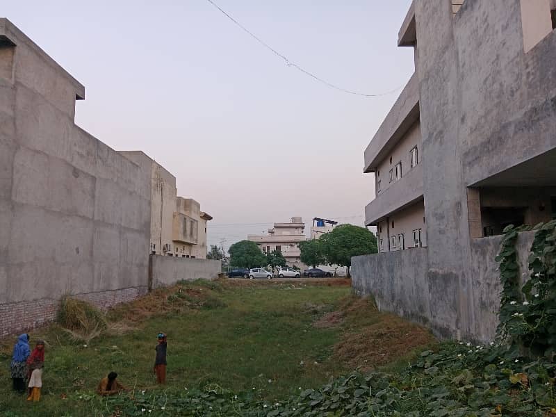 1 Kanal Residential plot available for sale in iep town Lahore 0