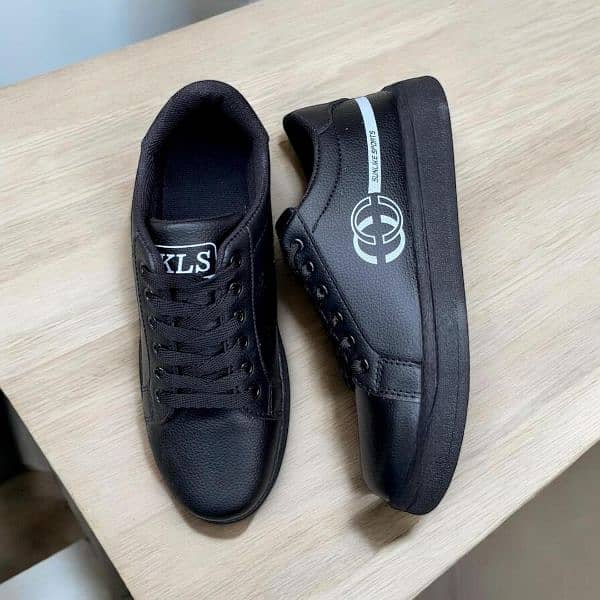 stylish black sneaker 1