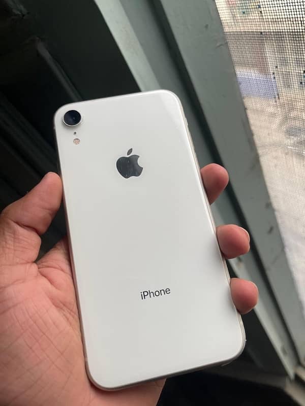 iPhone XR jv 64gb 1