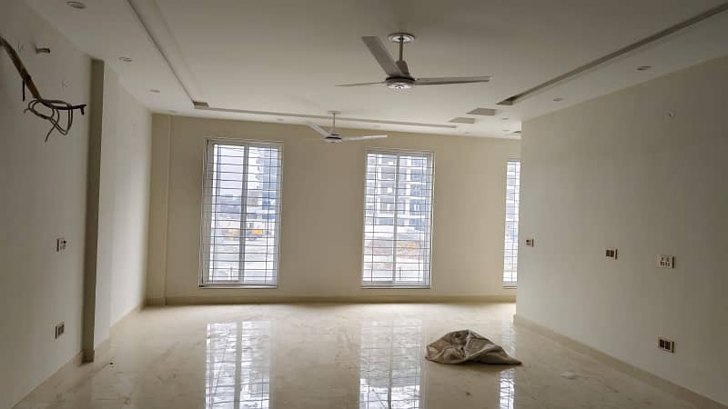 Spacious One-Bedroom Apartment Available For Rent Ideal Location And Modern Comforts! 14