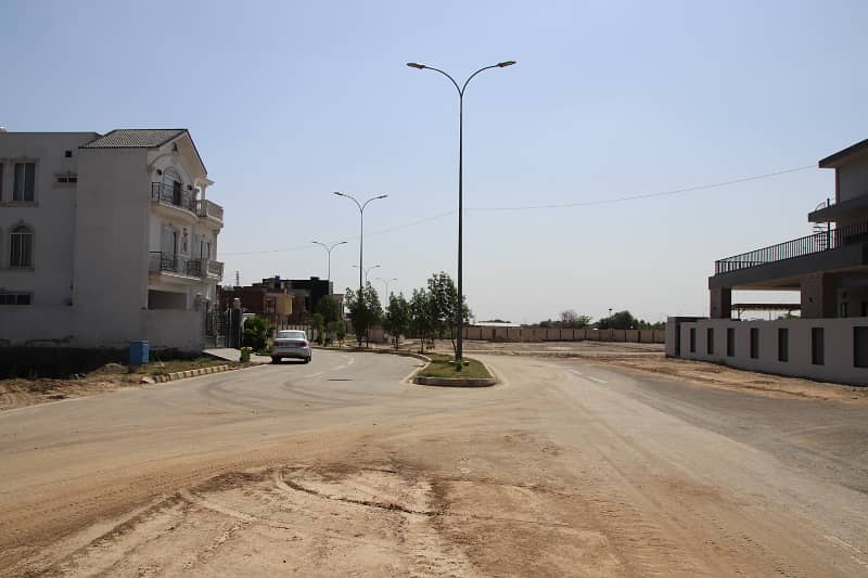 Prime 3 Marla Plot for Sale in Etihad Town Ideal Location for Your Dream Home! 2