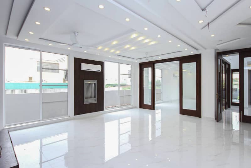 1 Kanal Slightly Used Unique Modern Design House For Sale in SUI GAS Society, Close to park near to DHA Phase 5 24