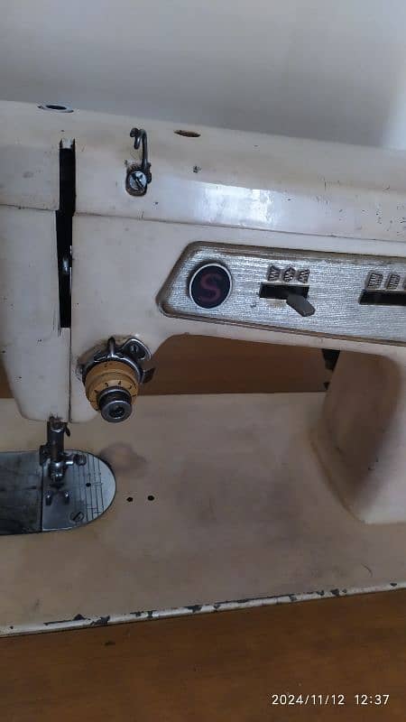 singer sewing machine 1