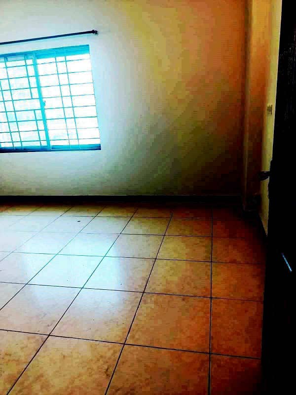 Exclusive Near Mosque & Park 5th Floor Apartment For Sale In Prime Location Call Now! 13