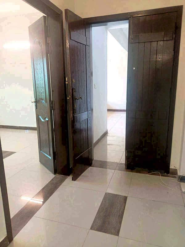 Exclusive Near Mosque & Park 5th Floor Apartment For Sale In Prime Location Call Now! 19