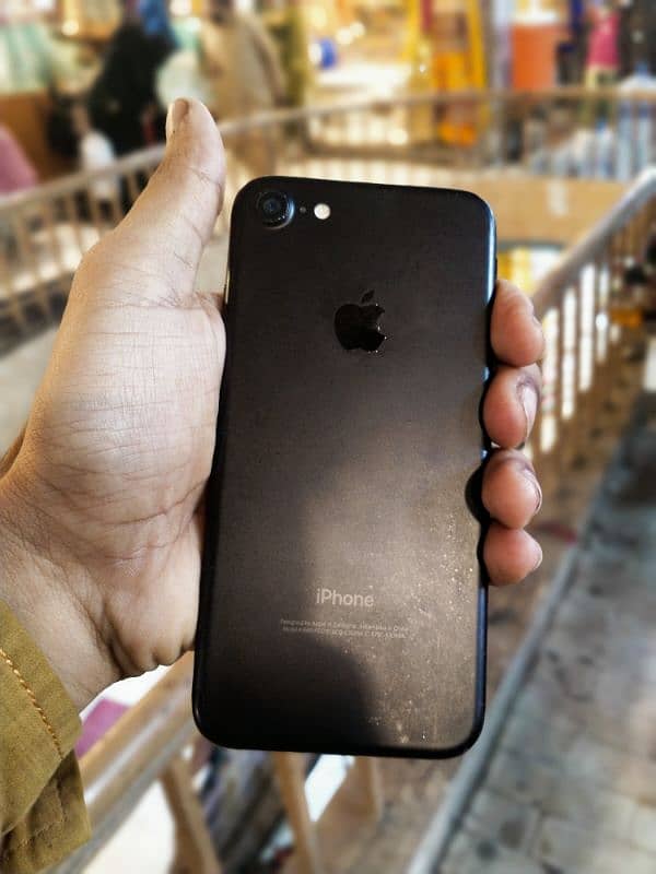 Iphone 7 128 GB.  Jet Black.  PTA Approved.  10/10 Condition 7