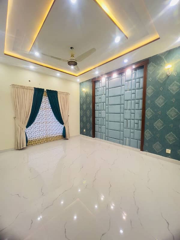 10 Marla Beautiful House on Main Bouleward Near Mosque in Bahria Town Lahore 20