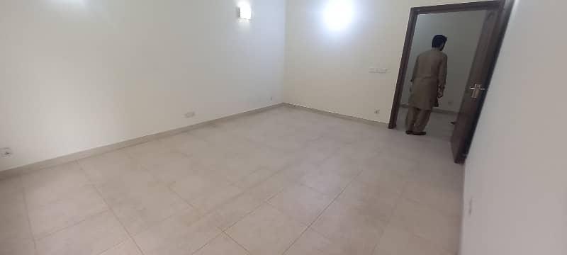 Kanal 2bed Lower Portion With Servant Quarter For Rent In Dha Phase 4 8