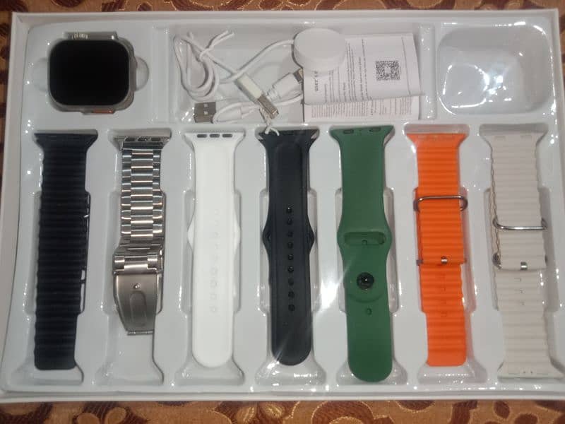 Crown i60 Ultra watch 4