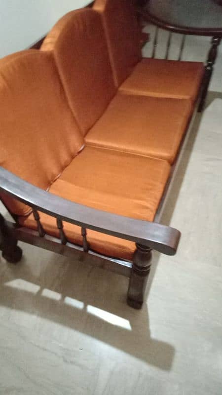 Comfortable 3-Seater Sofa in Great Condition 1