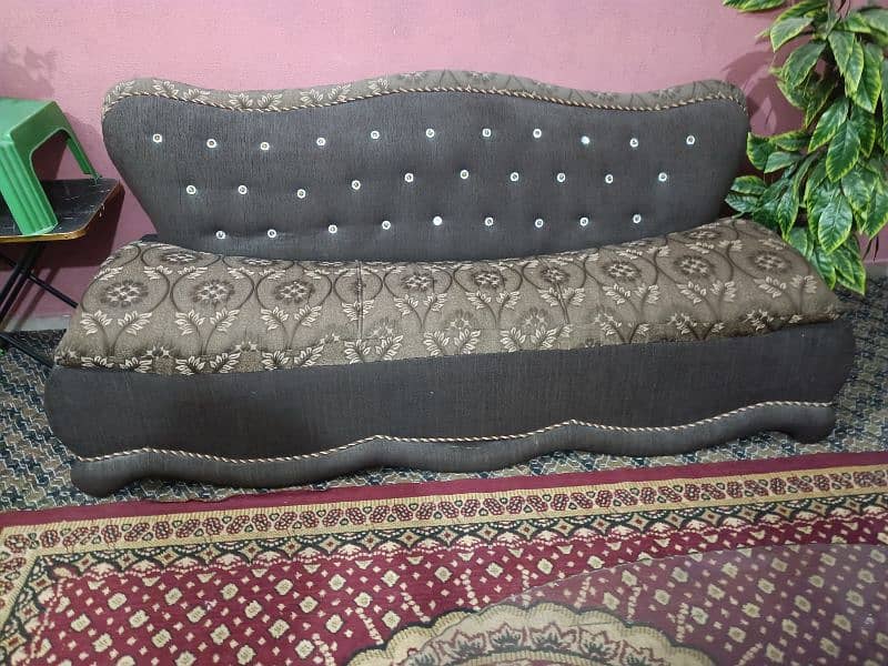 10 seater sofa set for sale at a negotiable price 2