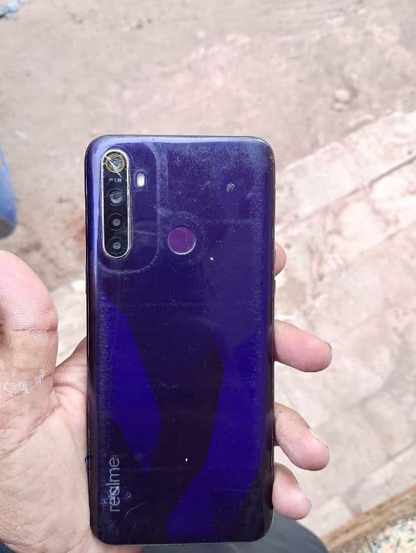 realme 5 condition aapke samne hai 0