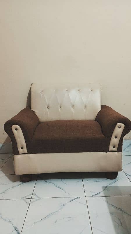 7 seater sofa set for sale price 50000 prices are bargain able 0