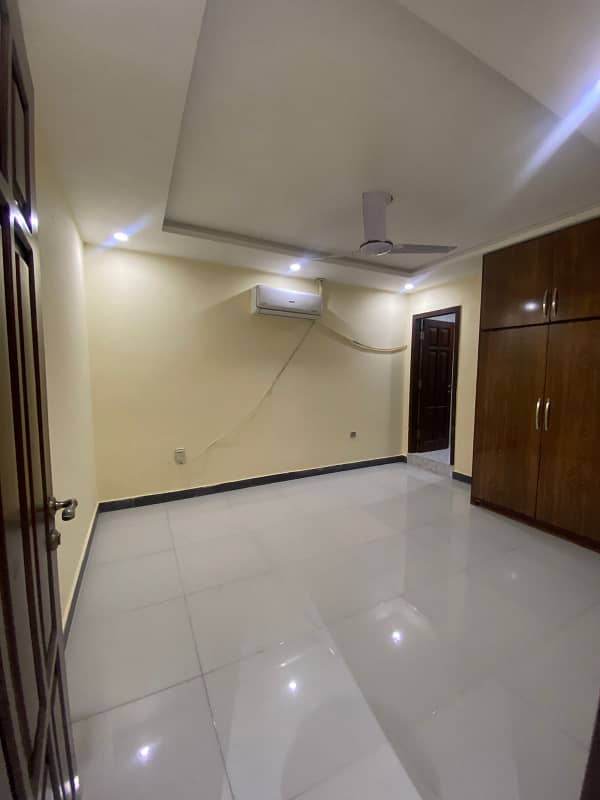 3 bedroom unfurnished apartment available for Rent in E-11 13