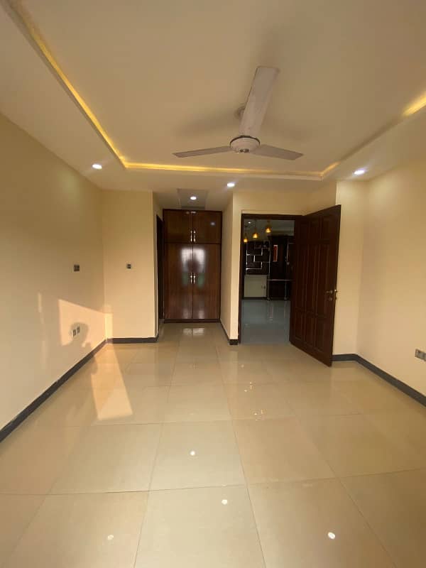 3 bedroom unfurnished apartment available for Rent in E-11 18