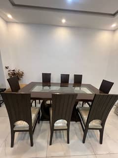 8 seater dining table for sale price will be negotiable