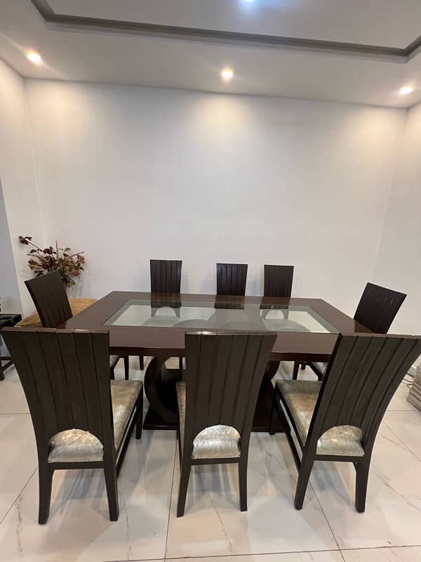 8 seater dining table for sale price will be negotiable 0