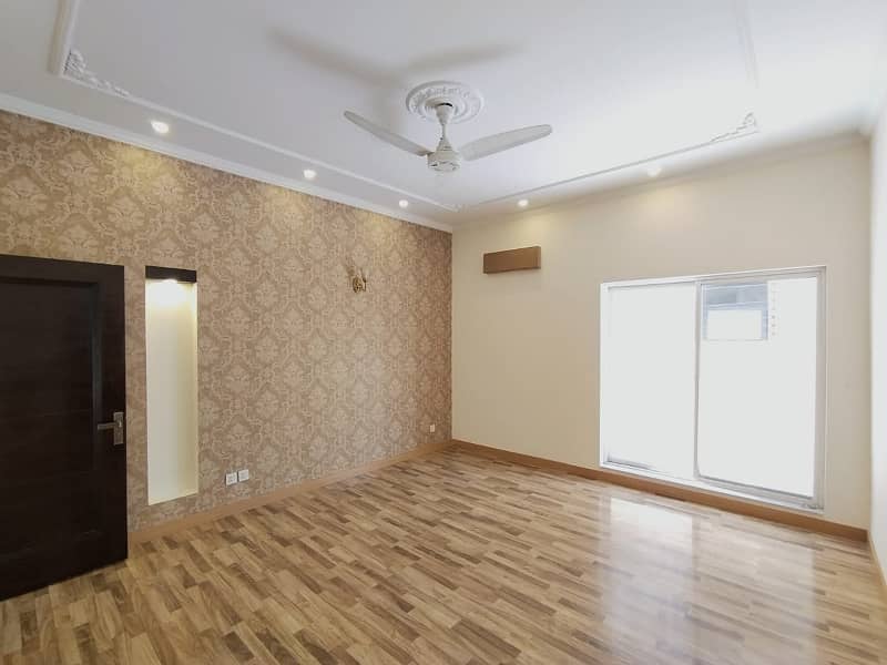 1 kanal Brand New Bungalow In DHA Phase 7 Lahore At Super Hot Location. 5