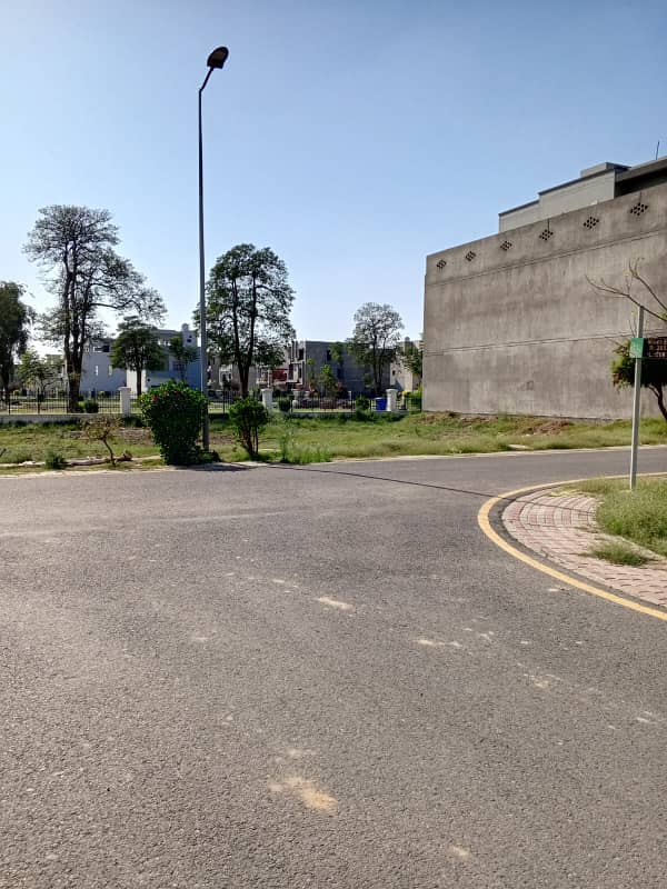 60 fit road prime location plot available for sale 3